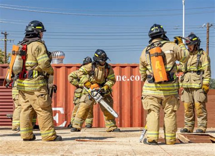 How long does firefighter training take UK?