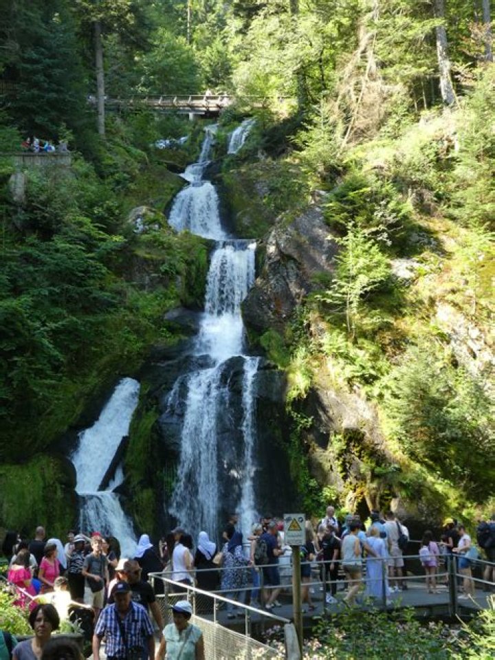 How long does it take to hike Triberg waterfall?