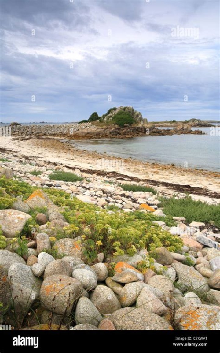 How long does it take to walk around St Agnes Isles of Scilly?