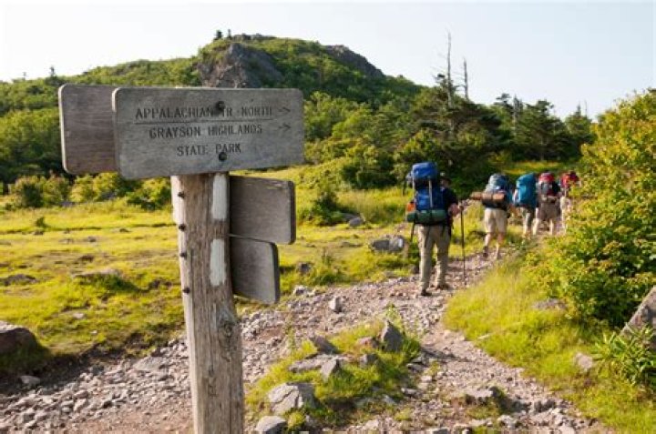 How long does it take to walk around Standing Bear Lake?