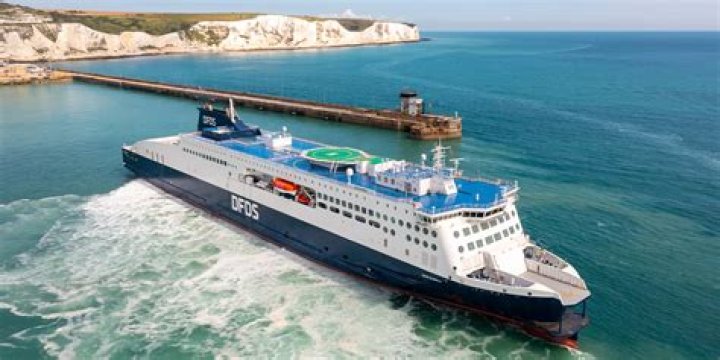 How long is ferry from Kusadasi to Samos?