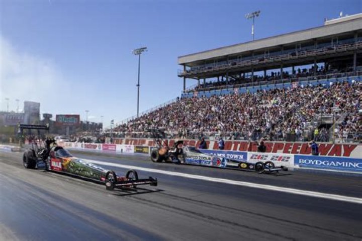 How long is Irwindale Speedway drag strip?