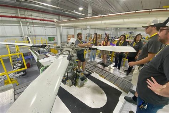 How long is mechanic school in the Marine Corps?