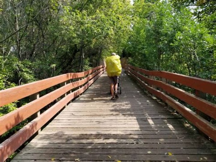 How long is Meewasin trail?