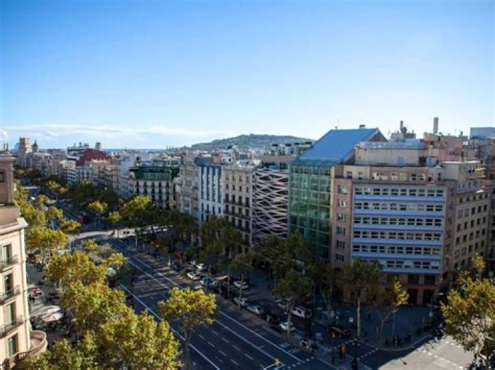 How long is Passeig de Gracia?
