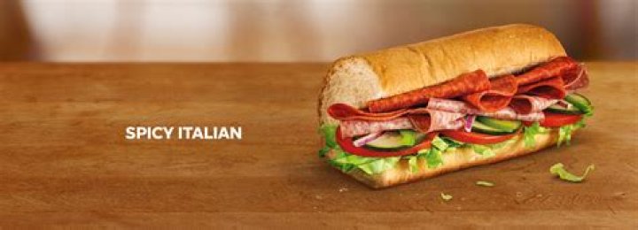 How many calories are in a Subway spicy Italian flatbread?