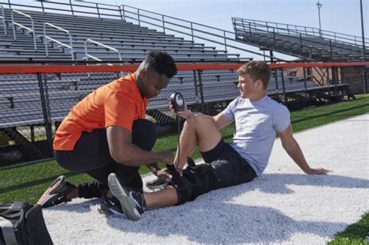 How many CEUs do athletic trainers need?