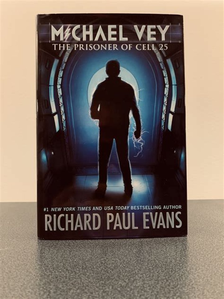How many chapters are in Michael Vey The Prisoner of Cell 25?