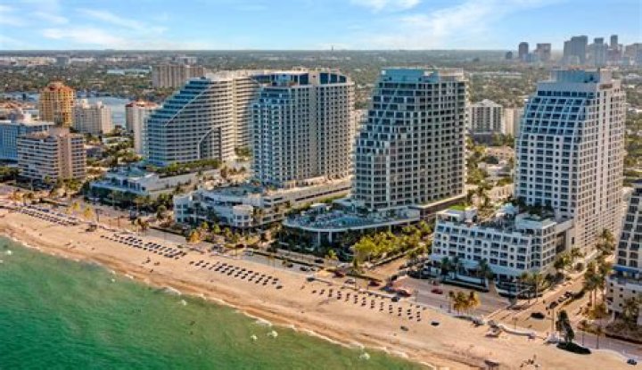 How many condos are in Miami Beach?