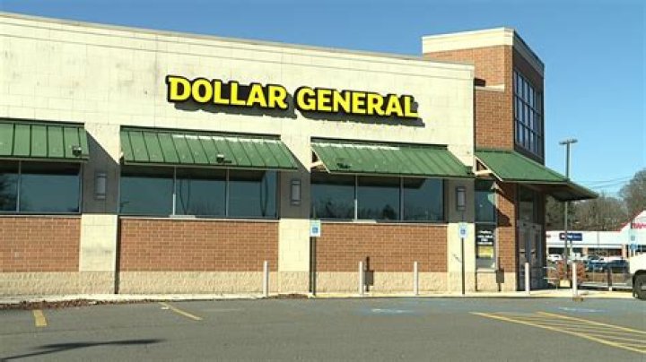 How many Dollar General stores are in Illinois?