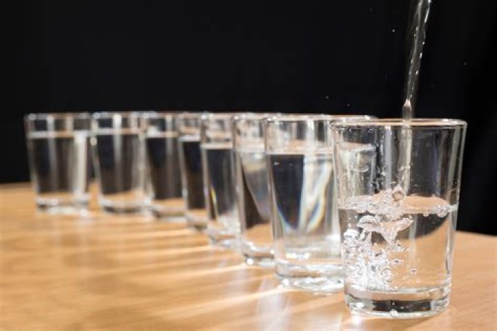 How many glasses of water are in a quart?