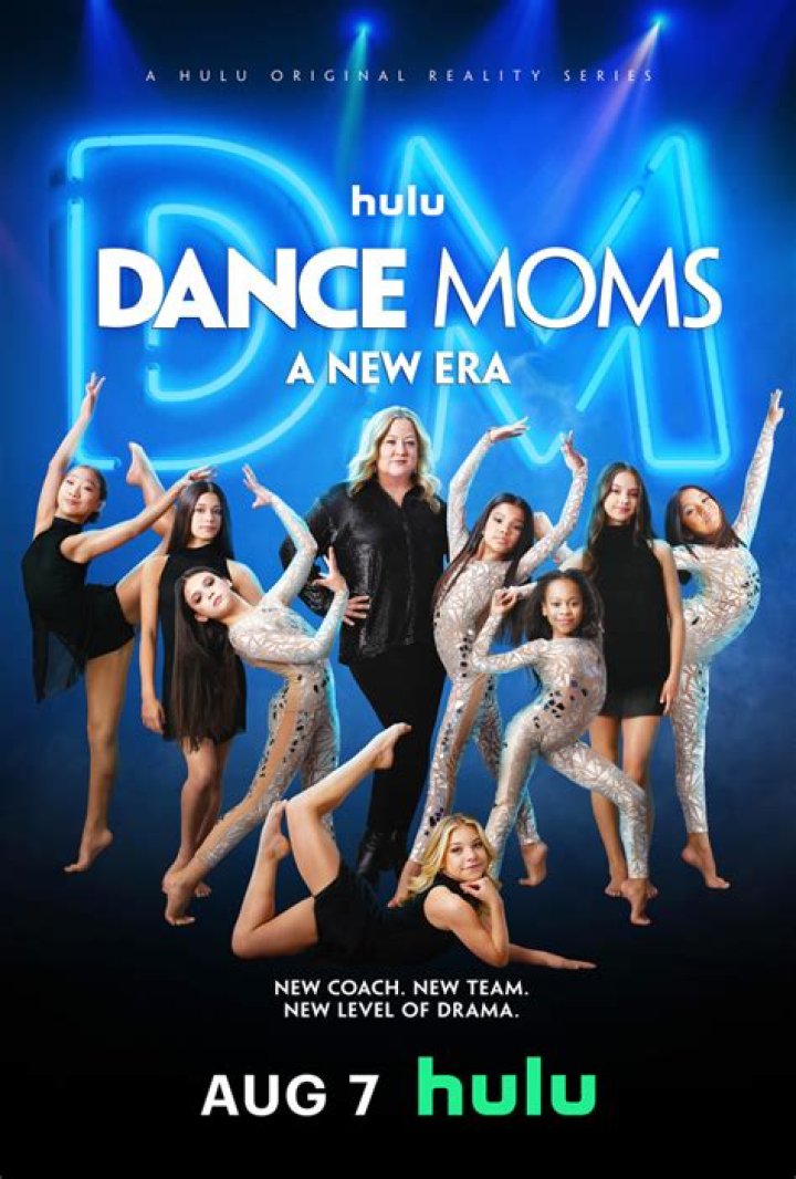 How many hours a week did the dance moms girls dance?