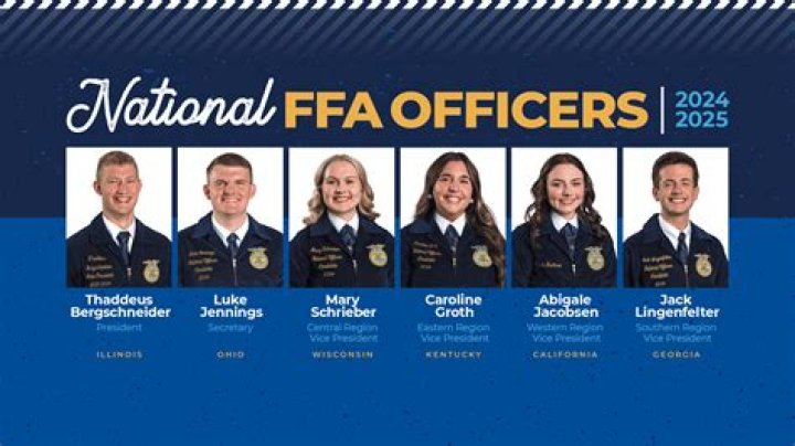 How many national officers are there in Fbla?