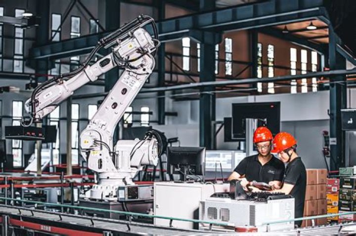 How many people work for the plastic industry?