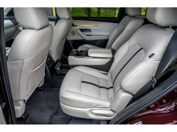 How many seats does a 2011 Camaro have?