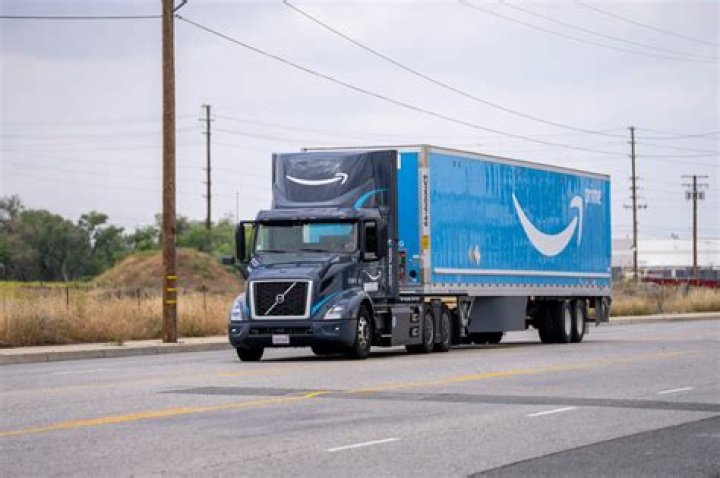 How many trucks does UPS have 2020?