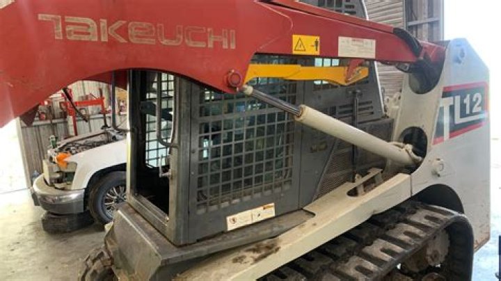 How much can a Takeuchi tl12 lift?