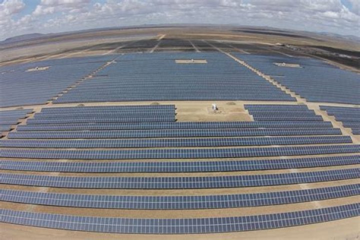 How much did Khi Solar One cost?