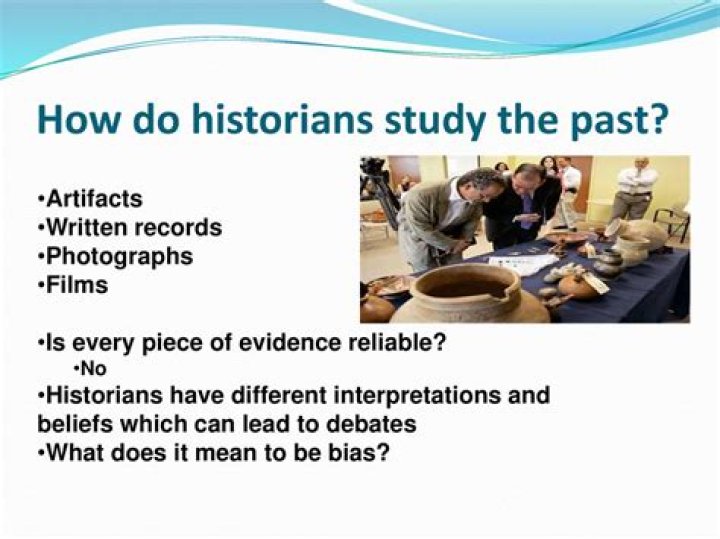 How much do film historians make?