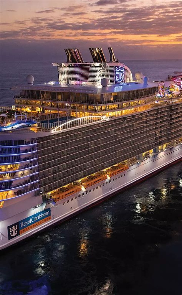 How much do Royal Caribbean Cruise performers make?