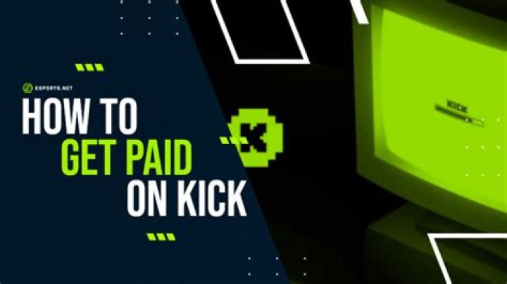 How much do you get paid Foot Locker?