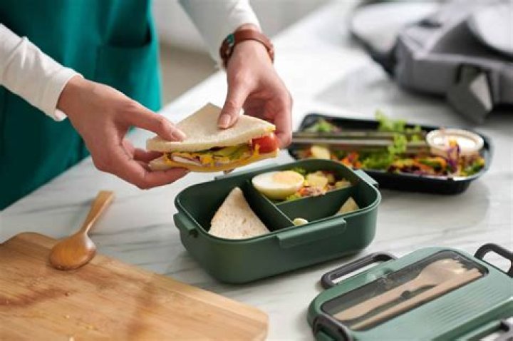How much do you save by packing your lunch?