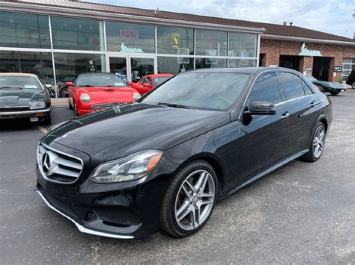 How much does a 2015 Mercedes-Benz E350 cost?
