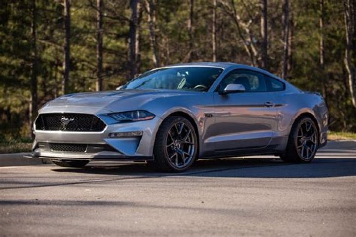 How much does a 2015 Mustang GT cost?