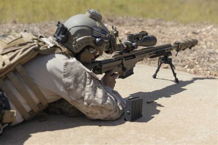 How much does a US Marine sniper get paid?