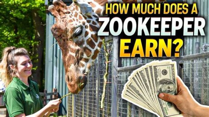 How much does a zoo keeper earn?