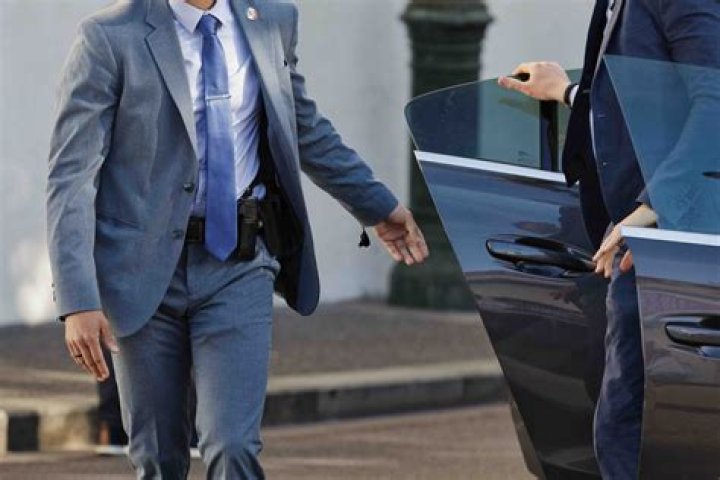 How much does it cost to hire armed bodyguards?