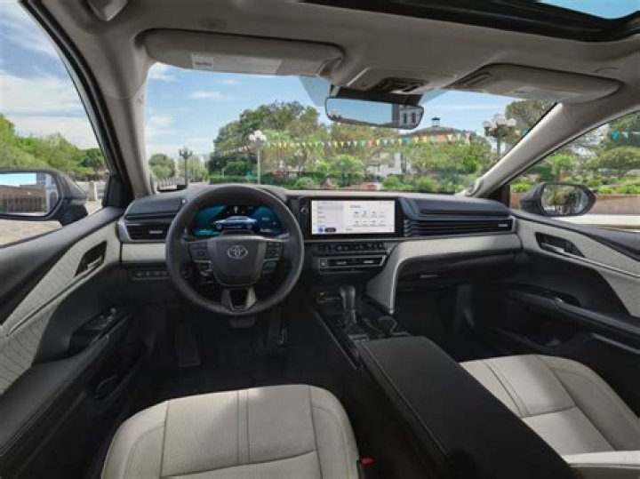 How much does it cost to replace a dashboard on a Toyota Camry?
