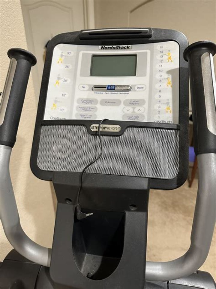 How much does the nordictrack Audiostrider 990 weight?