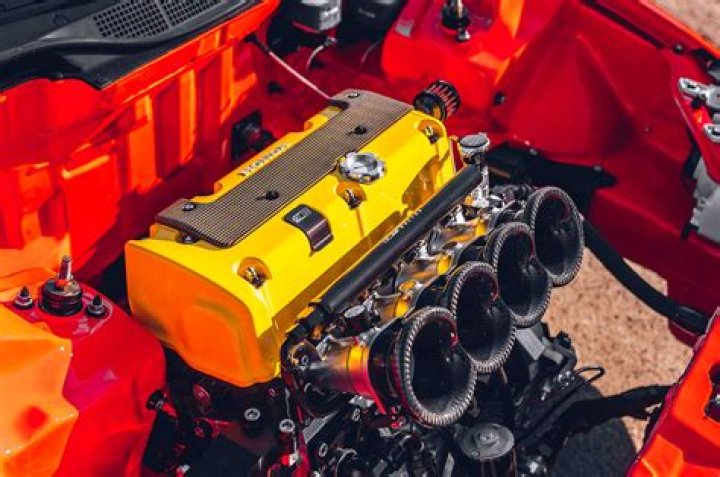 How much horsepower does a V65 Magna have?