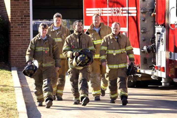 How much money do firefighters make in Houston Texas?