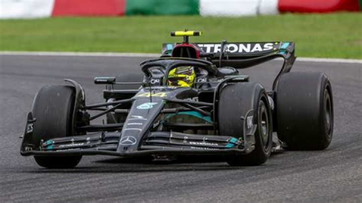 How much PS does a f1 car have?