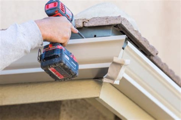 How much should aluminum gutters cost?