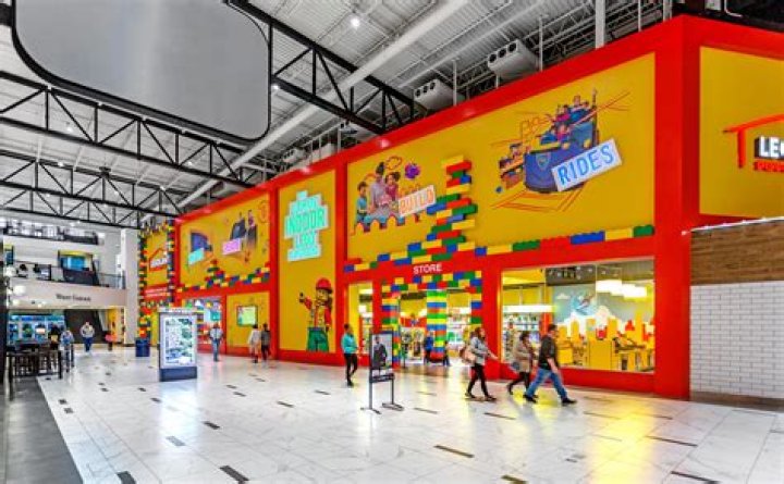 How old do you have to be to go to the Mall of America?