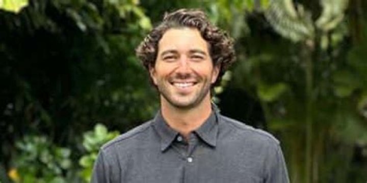 How old is Joey Diamond?