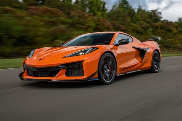 Is a grand sport better than a Z06?