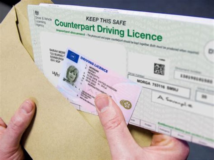 Is a paper driving licence still valid in the UK?