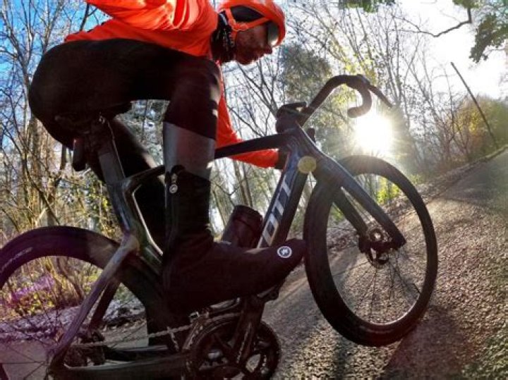 Is a Scott Foil a good climbing bike?