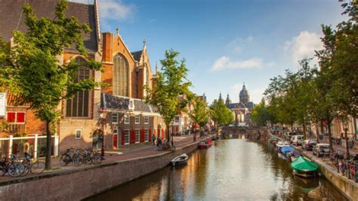 Is Amsterdam good for clubbing?