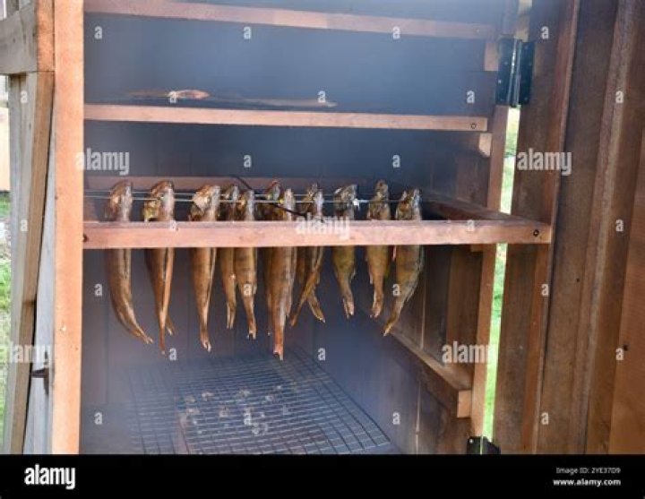 Is apple wood good for smoking fish?