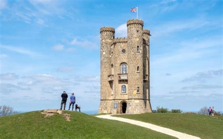 Is Broadway Tower dog friendly?