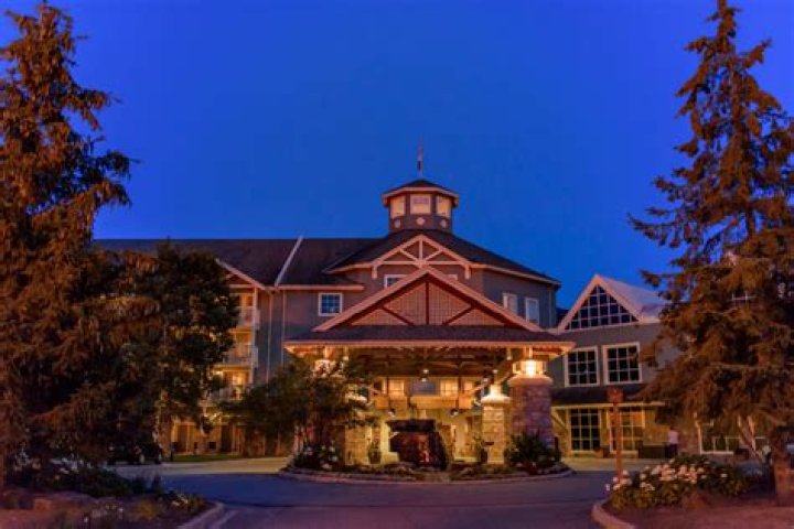 Is Deerhurst Resort closed?