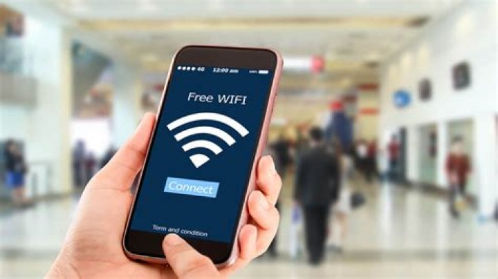 Is free WiFi available at Newark Airport?