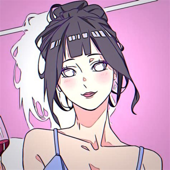 Is Hinata sexualised?