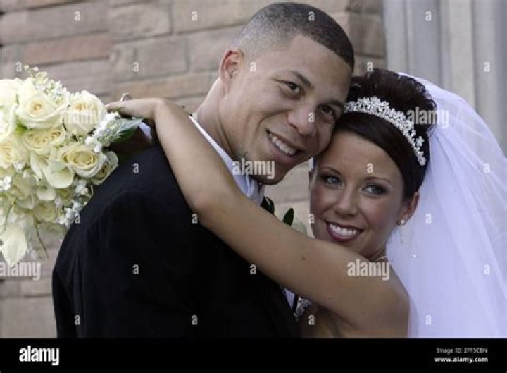 Is Ian Johnson married?
