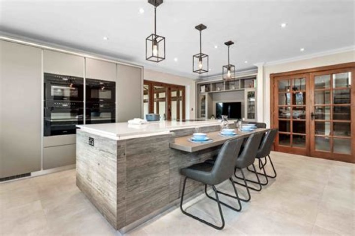 Is it better to have a single or double vanity?